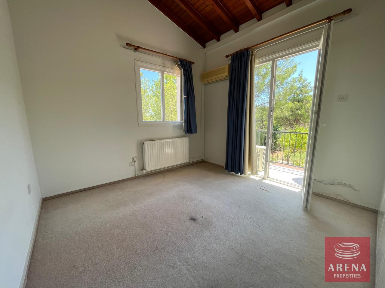 30-house-in-mosfiloti-8400