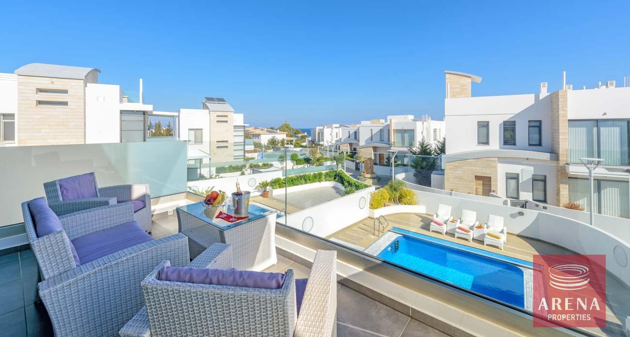 31-6-BED-VILLA-PROARAS-8444