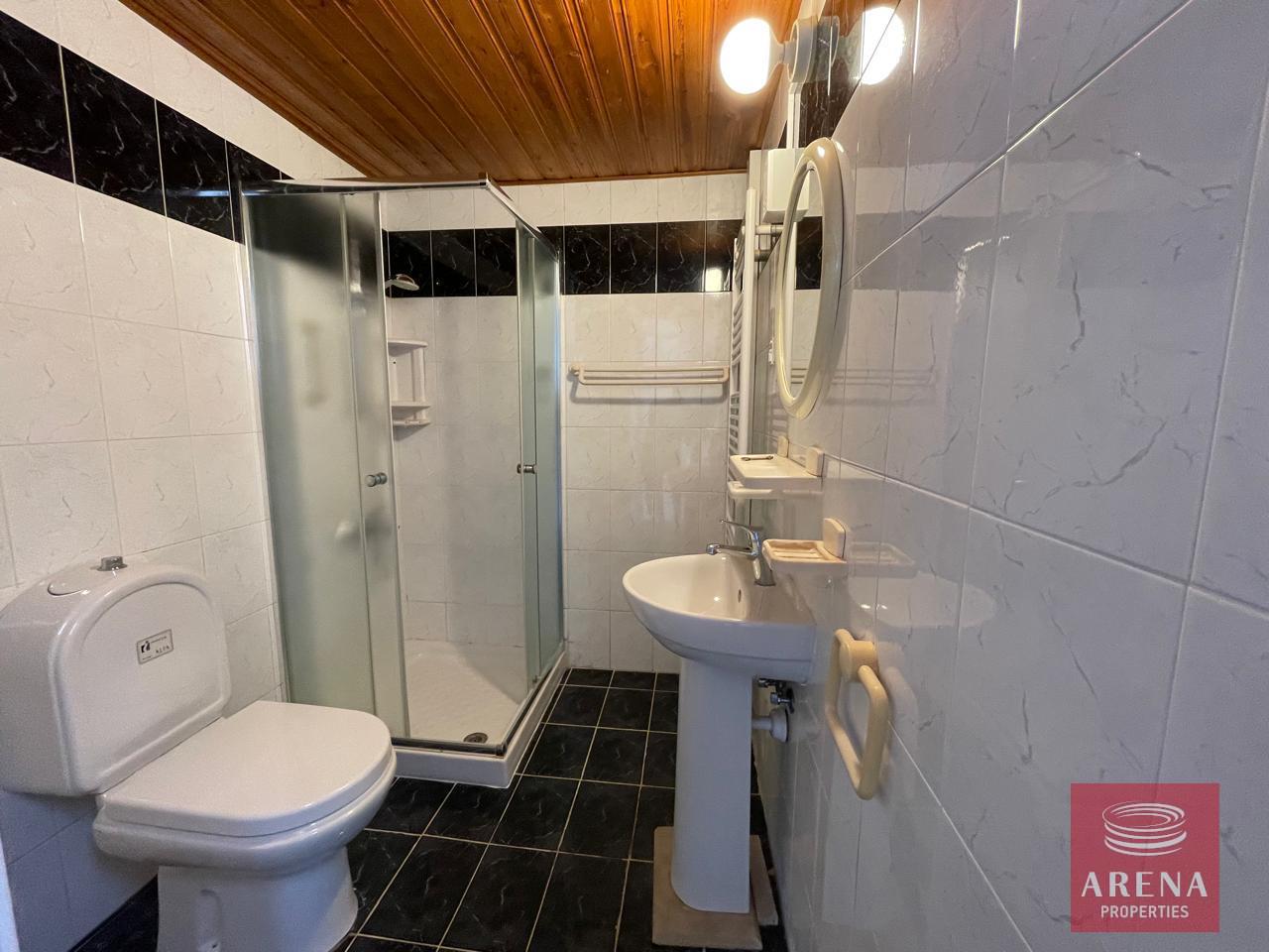 36-house-in-mosfiloti-8400