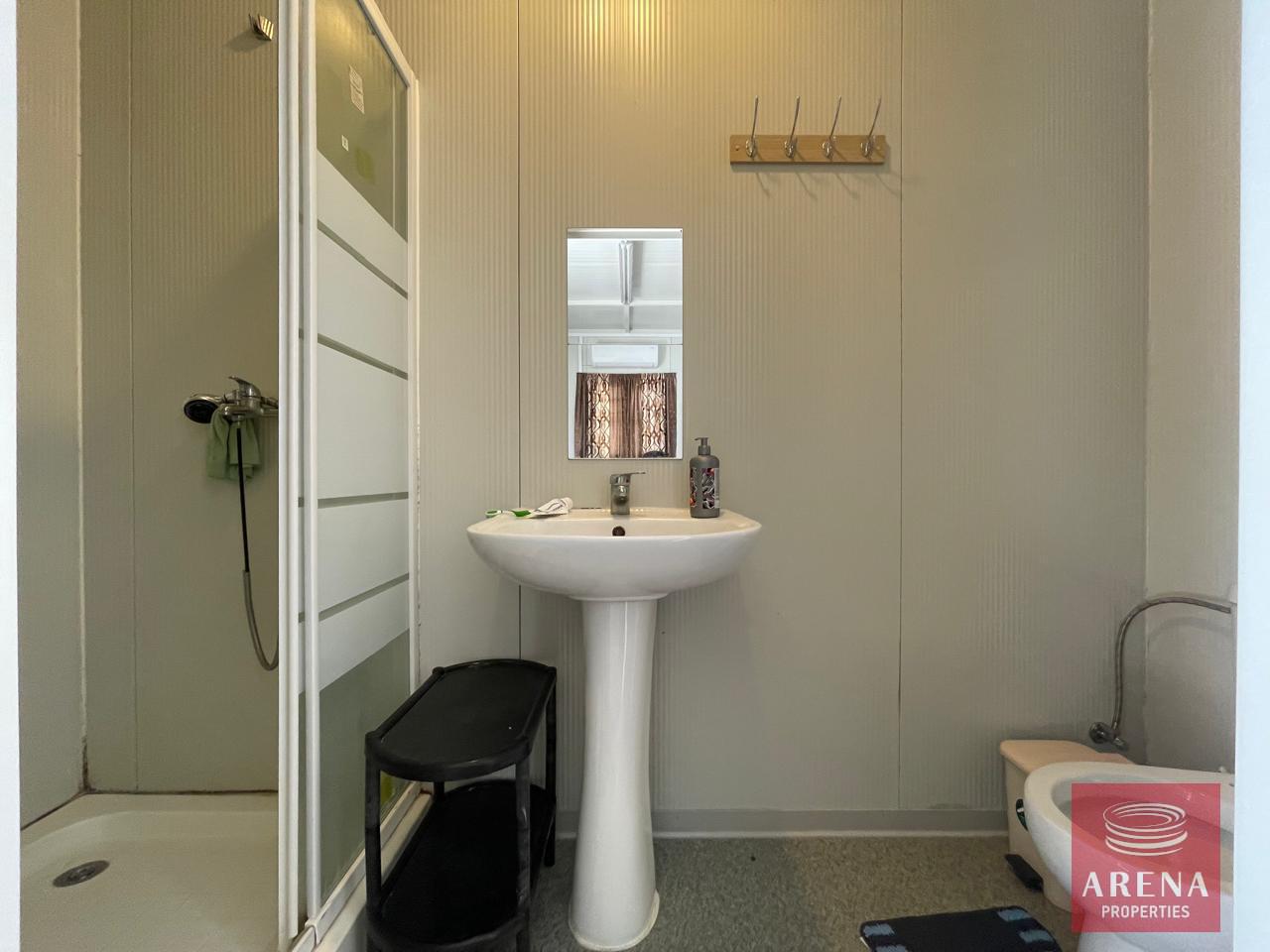 37-house-in-mosfiloti-8400