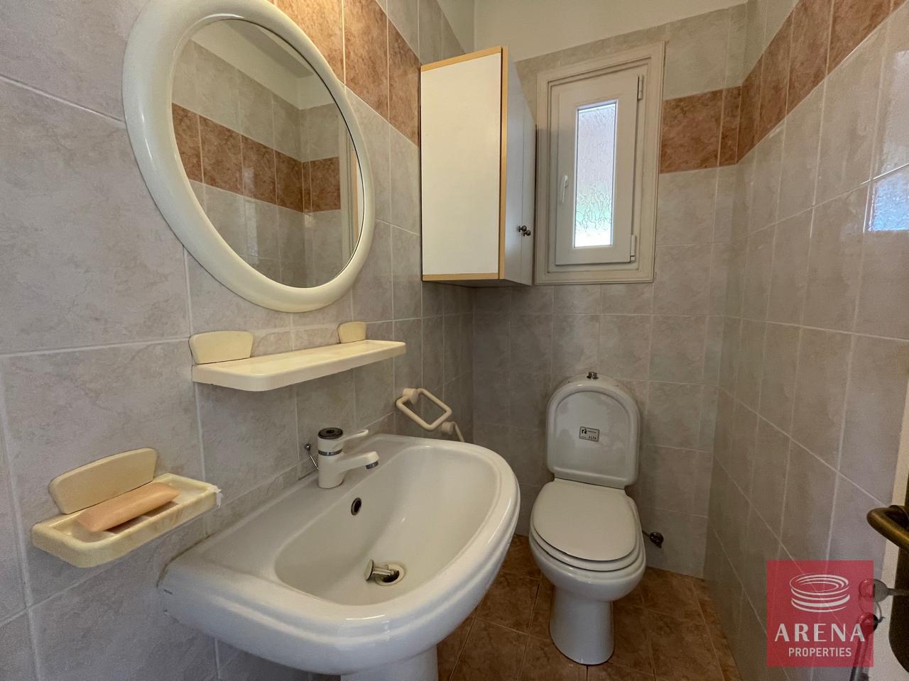 38-house-in-mosfiloti-8400