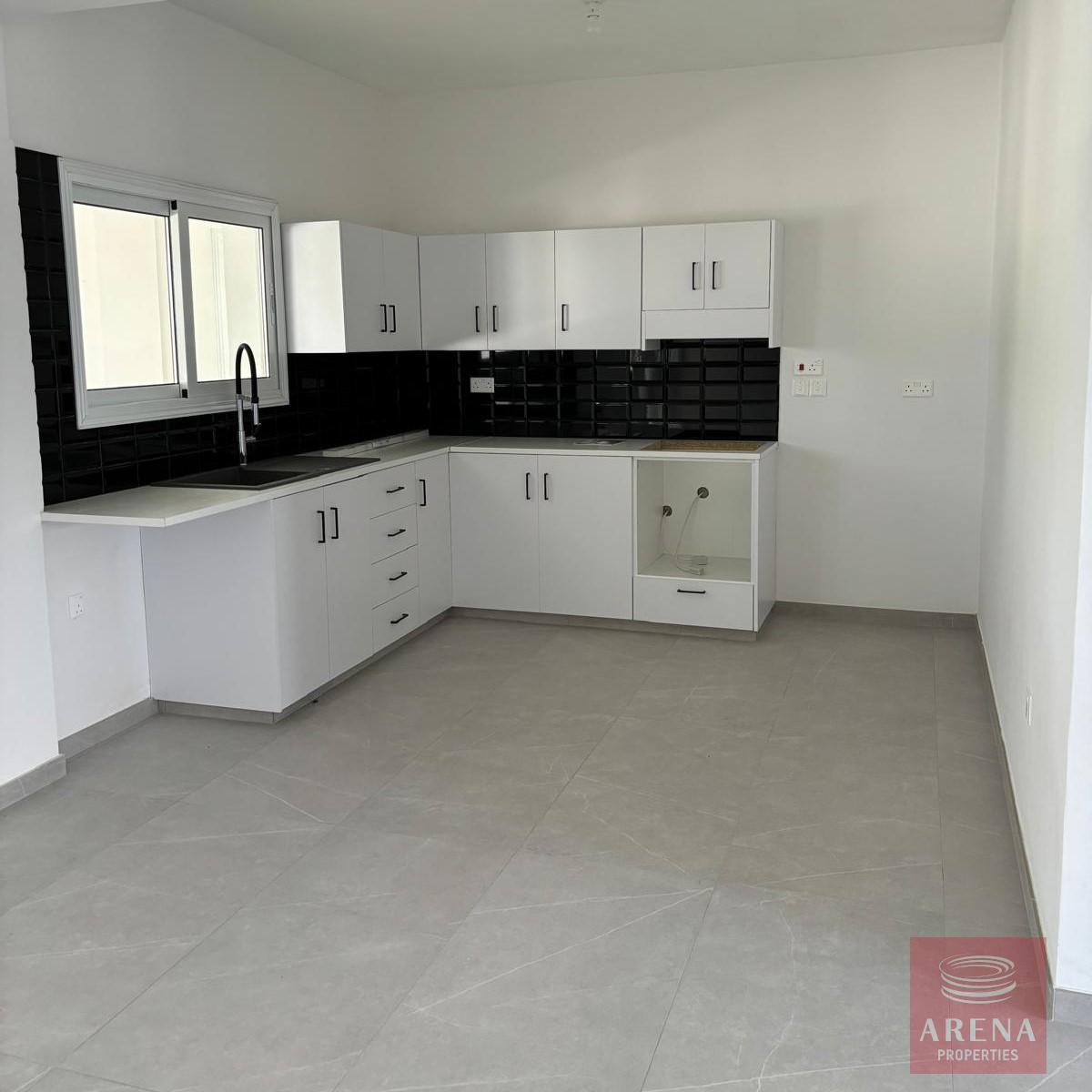 4-3-BED-APT-LIVADIA-8566-1