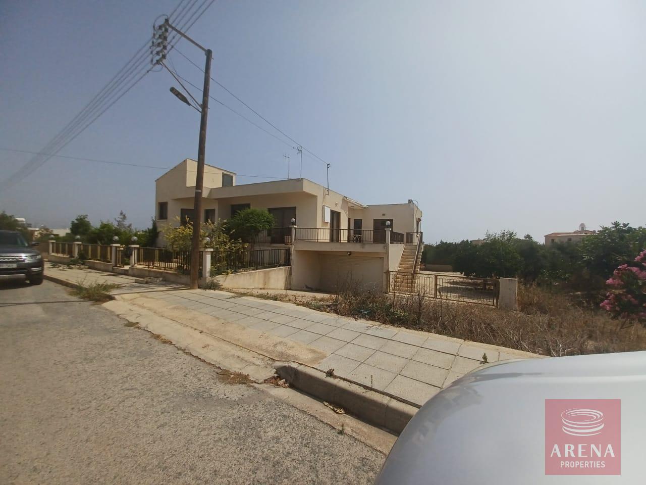 4-3-BED-HOUSE-IN-DERYNIA-7162-2