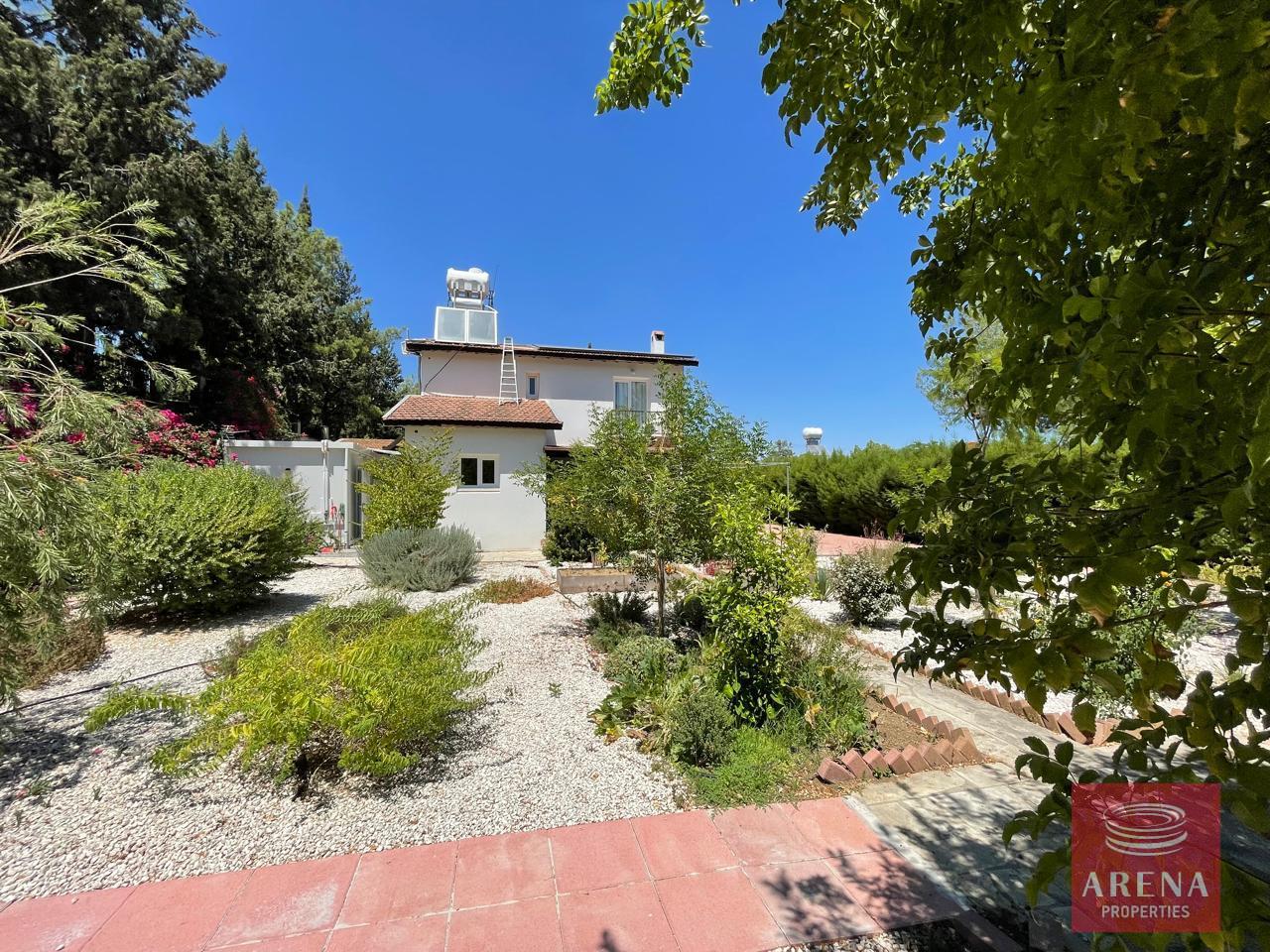 4-house-in-mosfiloti-8400