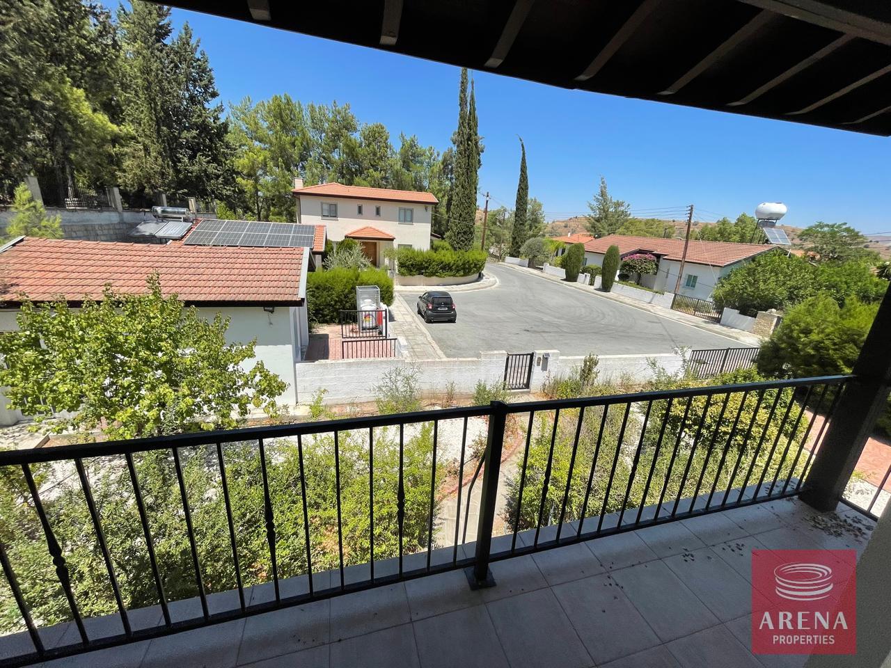 40-house-in-mosfiloti-8400