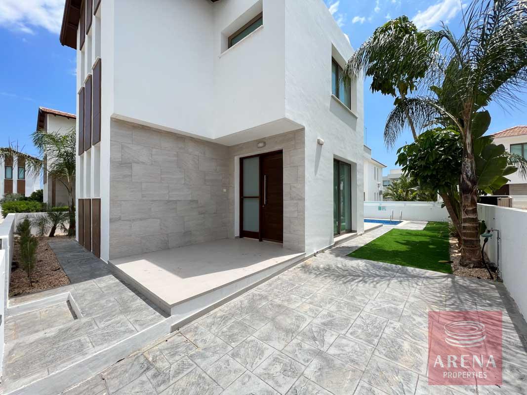 5-3-BED-VILLA-IN-AYIA-TRIADA-8169-1