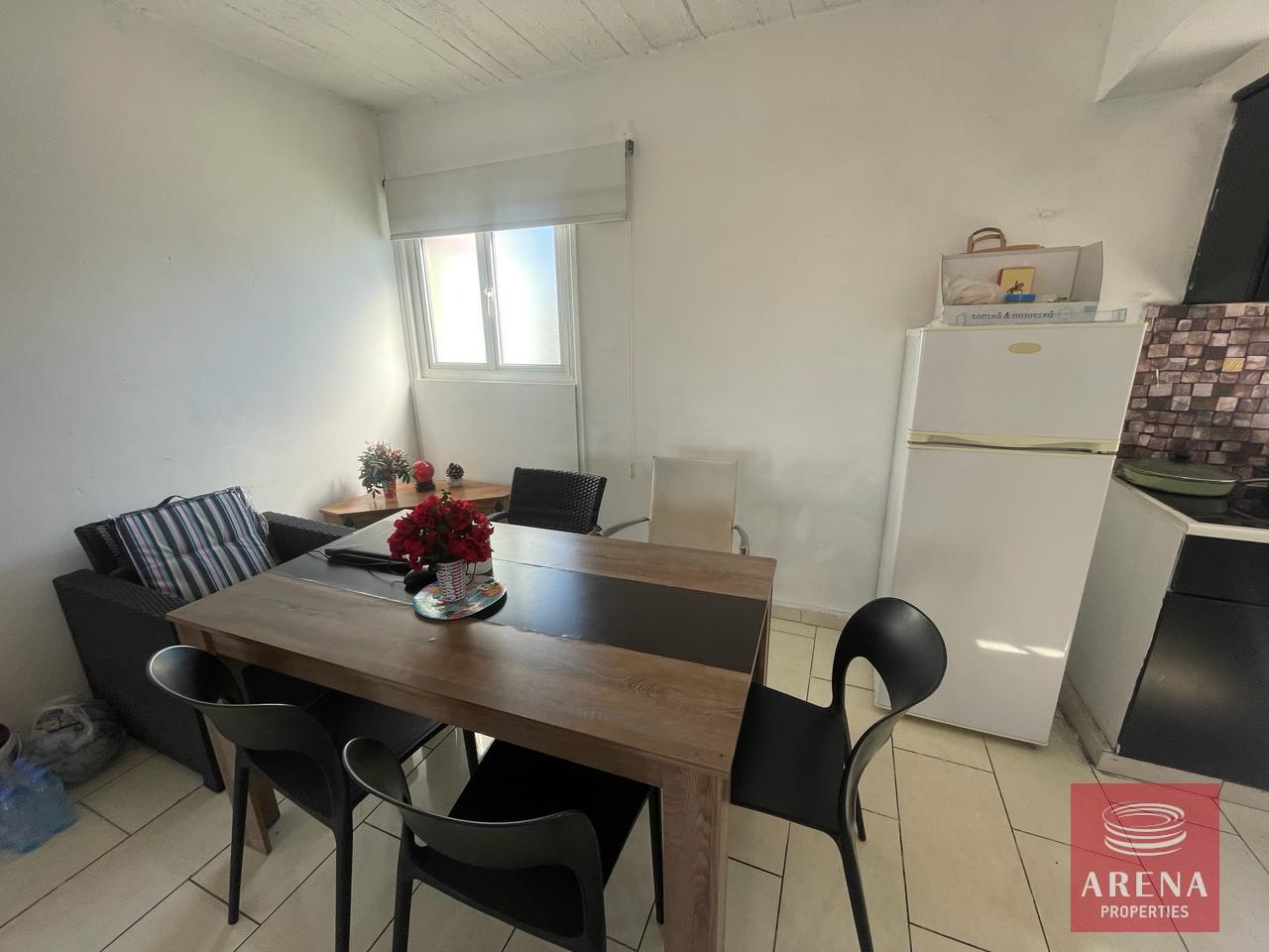 6-3-BED-APT-LARNACA-7863-1