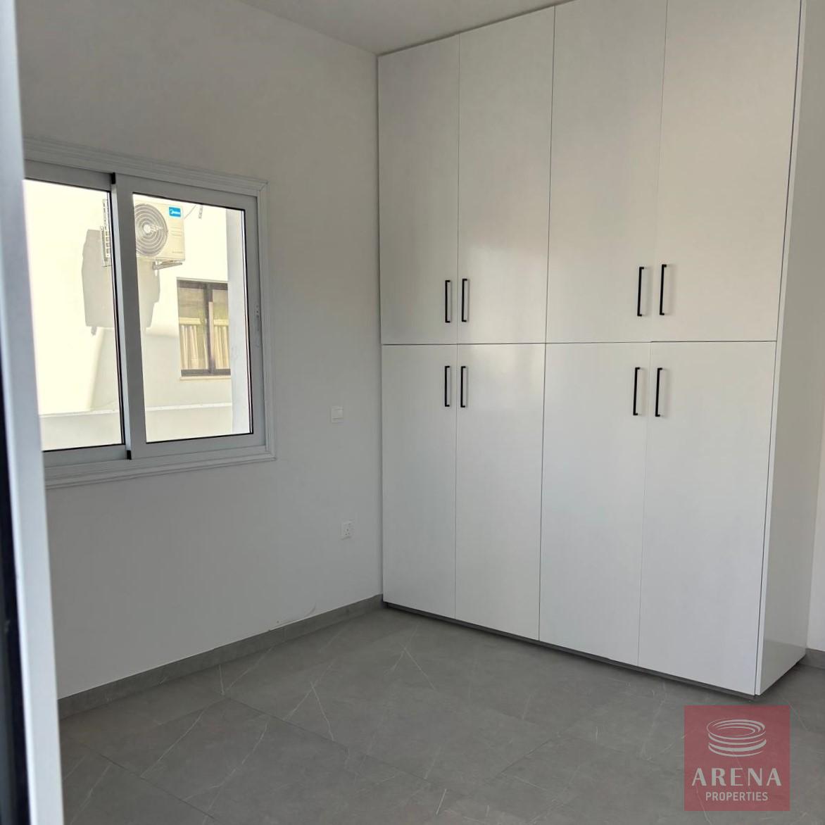 6-3-BED-APT-LIVADIA-8566-1