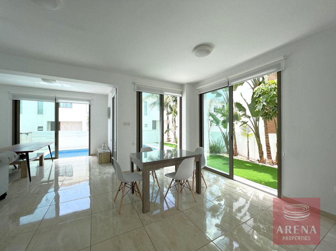 7-3-BED-VILLA-IN-AYIA-TRIADA-8169-1