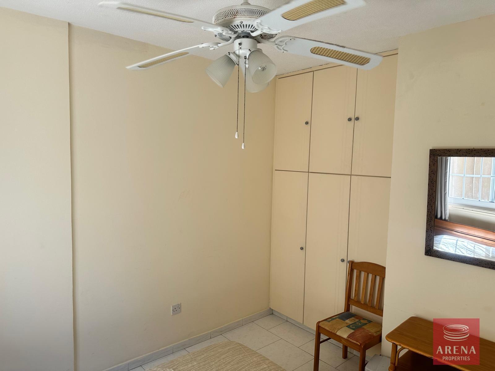 7-apt-in-makenzy-8144