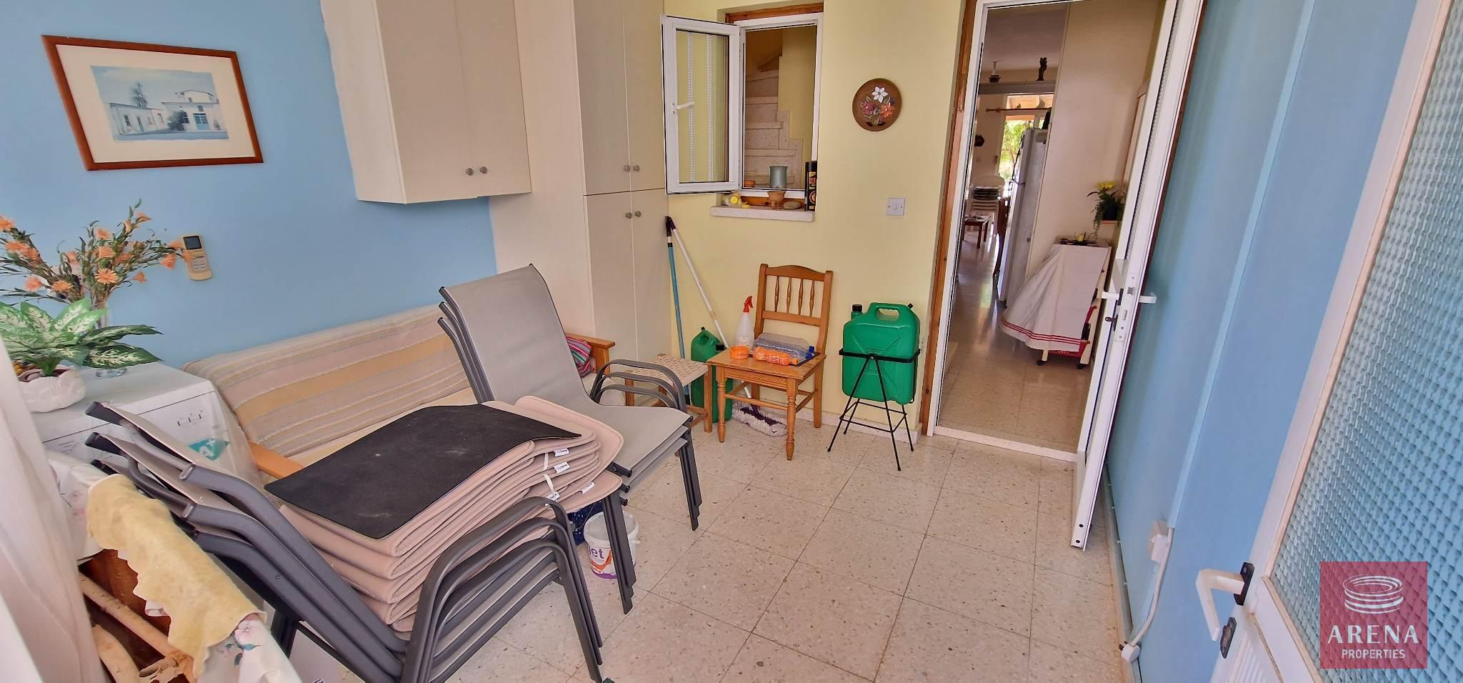 7-townhouse-in-Oroklini-7005