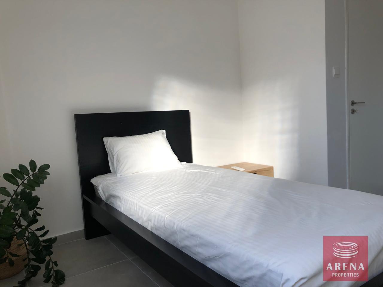 8-2-BED-APT-DEKELIA-8456