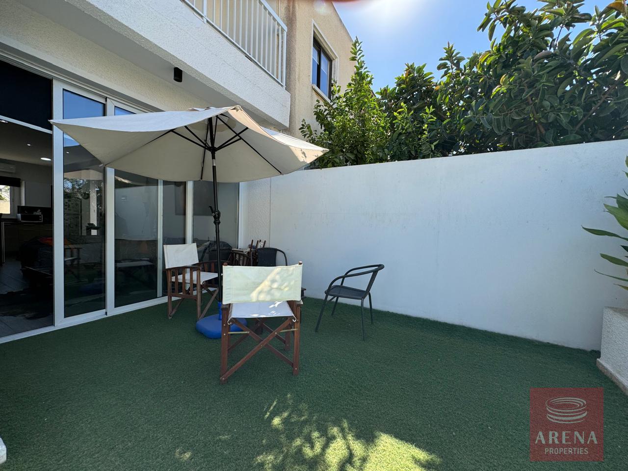 8-2-BED-APT-PARALIMNI-6217-1