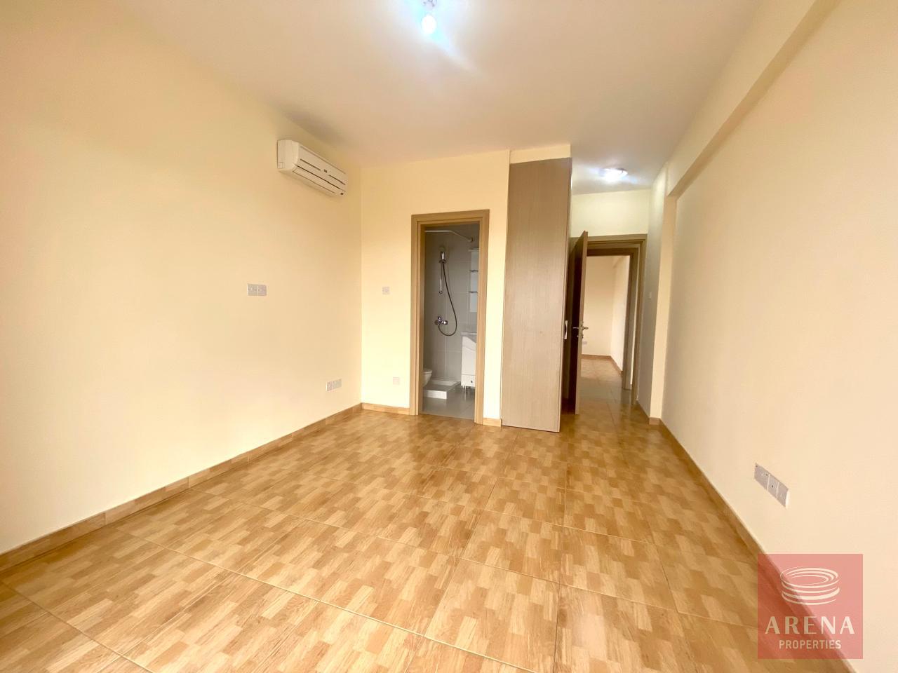 9-2-bed-apt-for-rent-in-paralimni-805-2