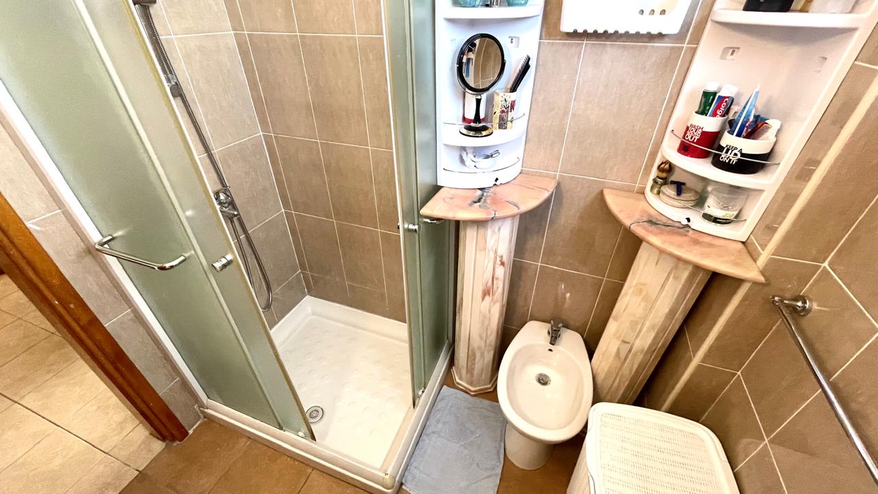 1-APT-IN-FANEROMENI-9875-4