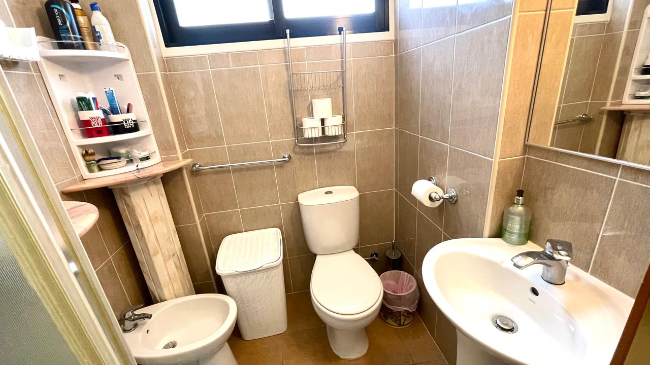 1-APT-IN-FANEROMENI-9875-7