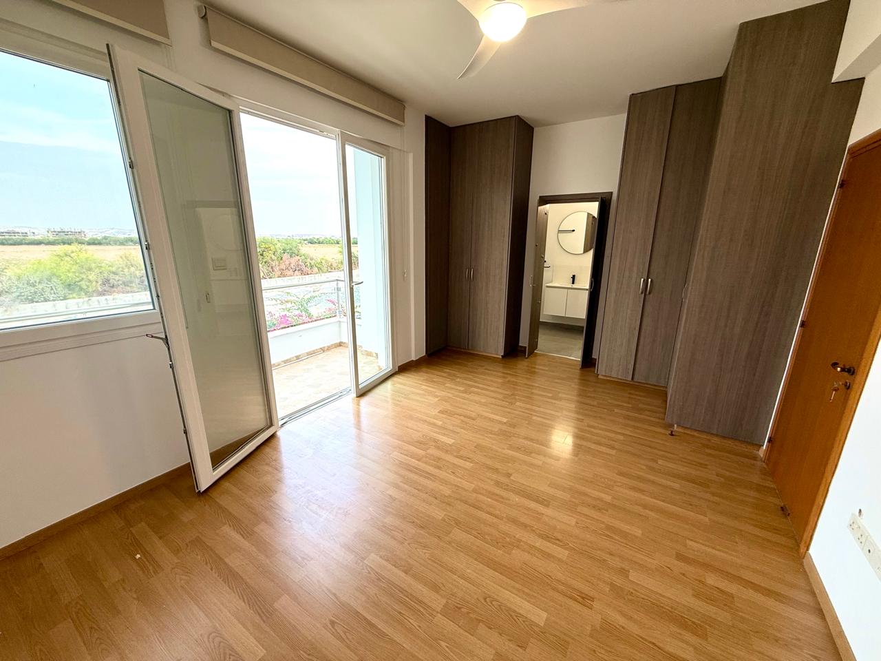 1-villa-livadia-10387-34