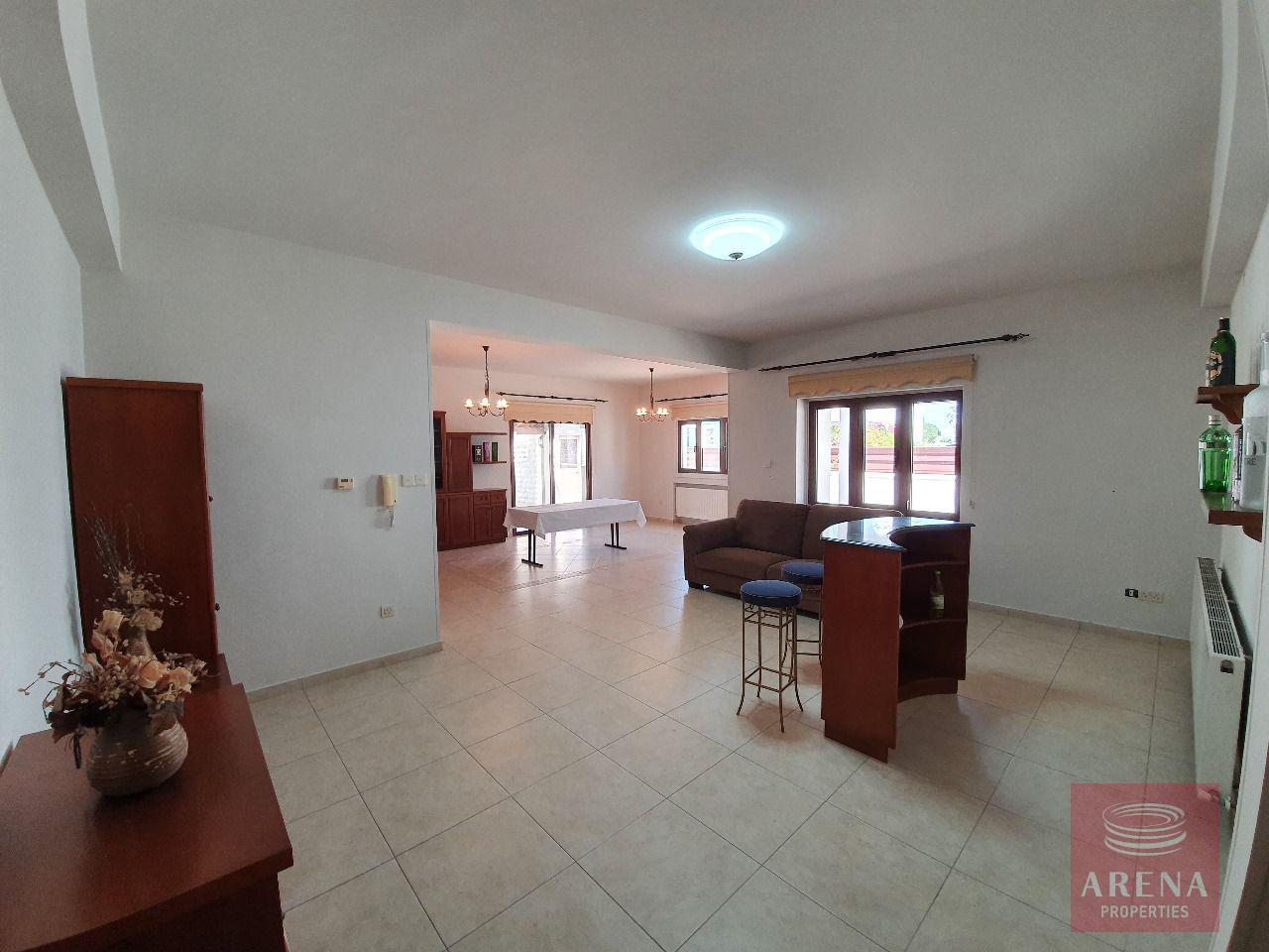 11-5-BED-VILLA-KITI-8125