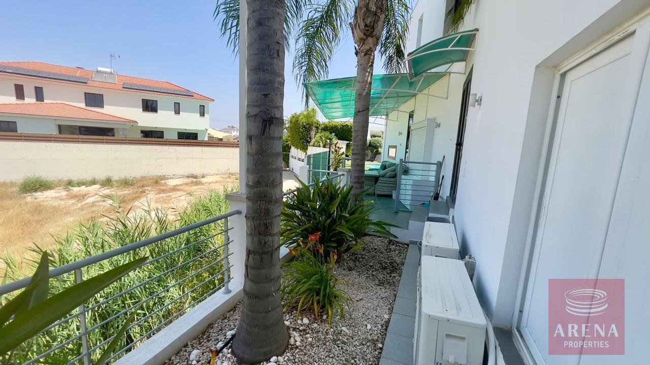 12-4-BED-VILLA-ARADIPPOU-8378-6