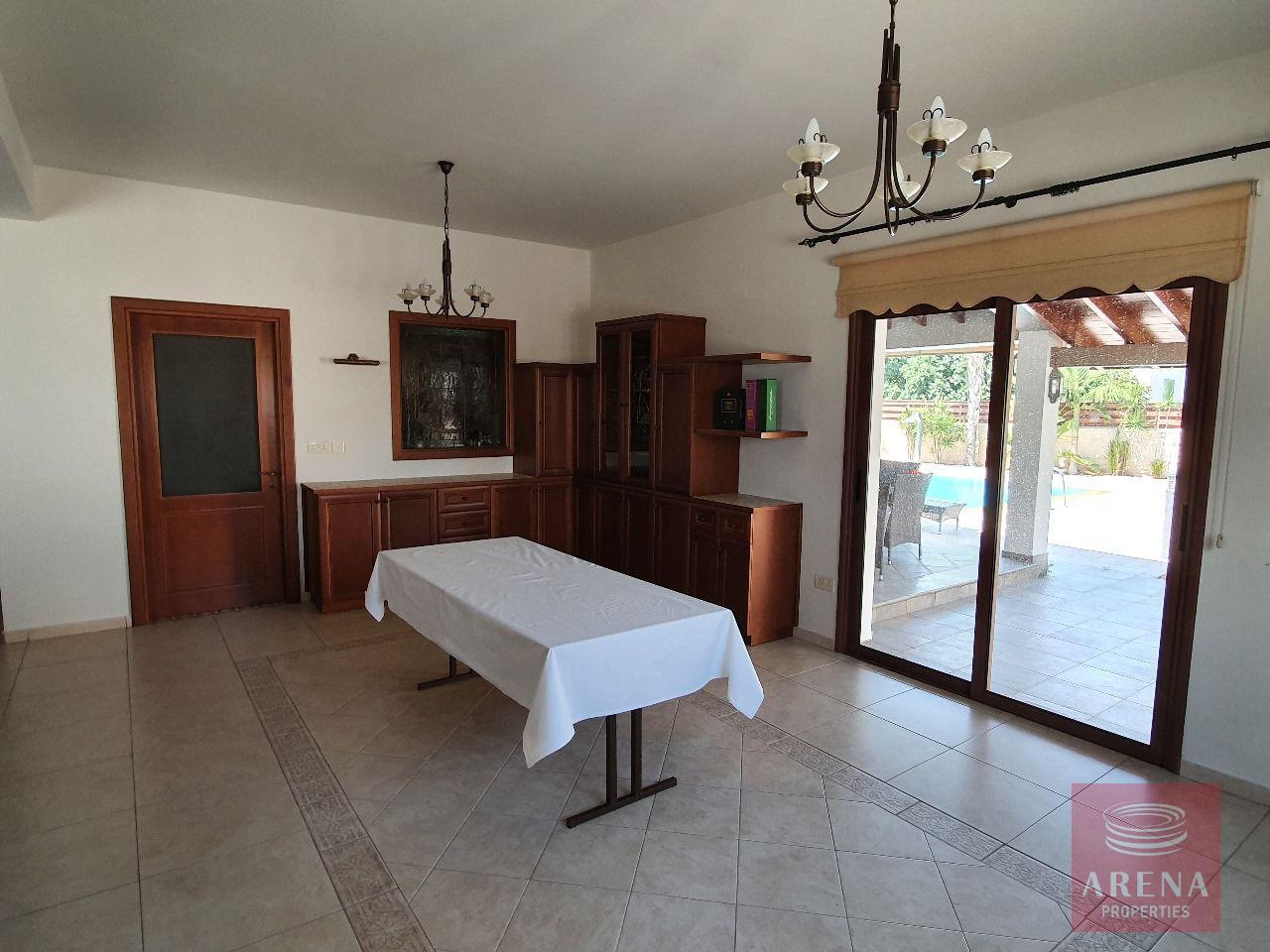 12-5-BED-VILLA-KITI-8125