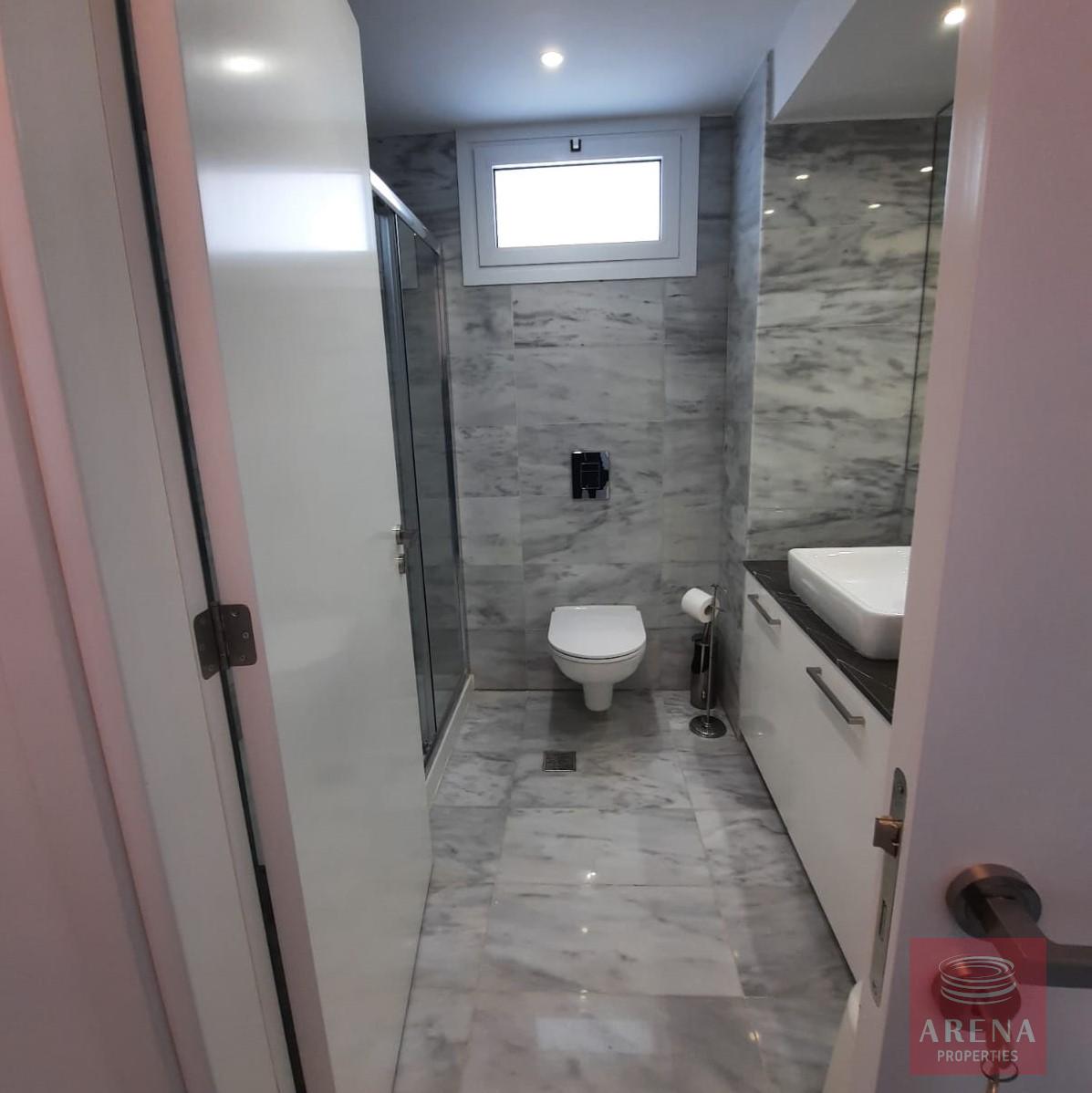 12-GF-APT-IN-MAKENZY-6127