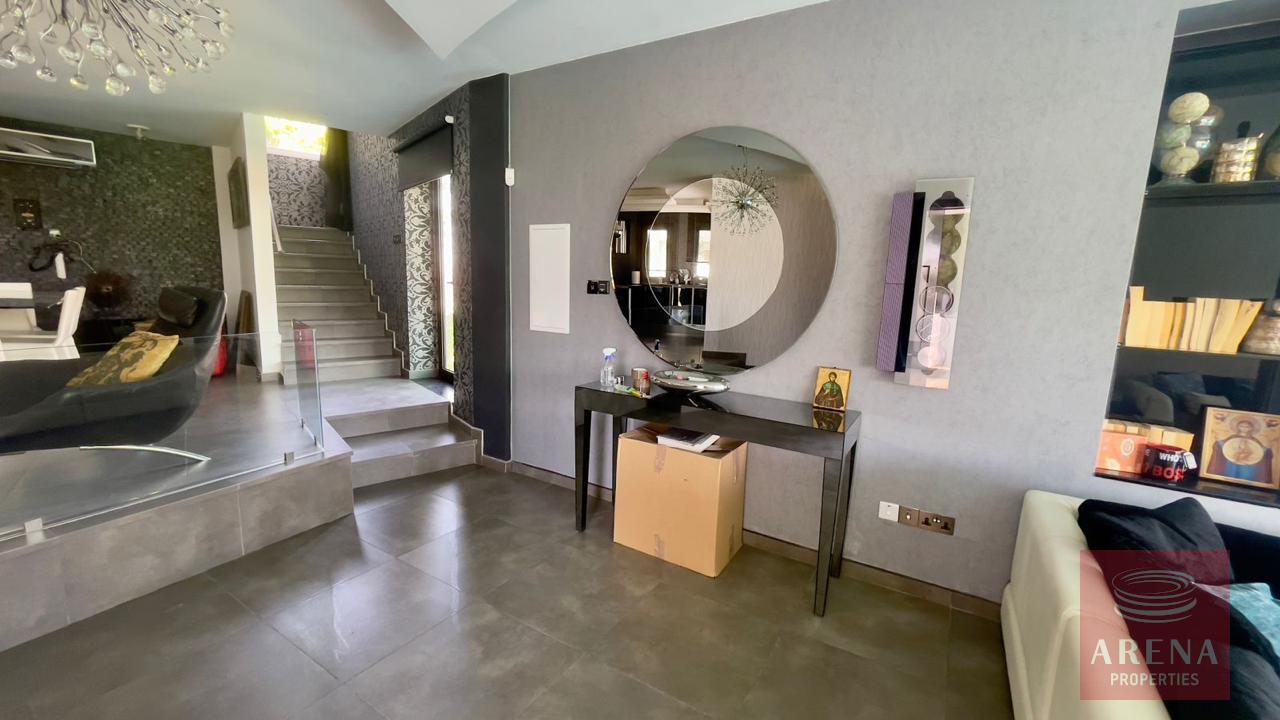 15-4-BED-VILLA-ARADIPPOU-8378-6