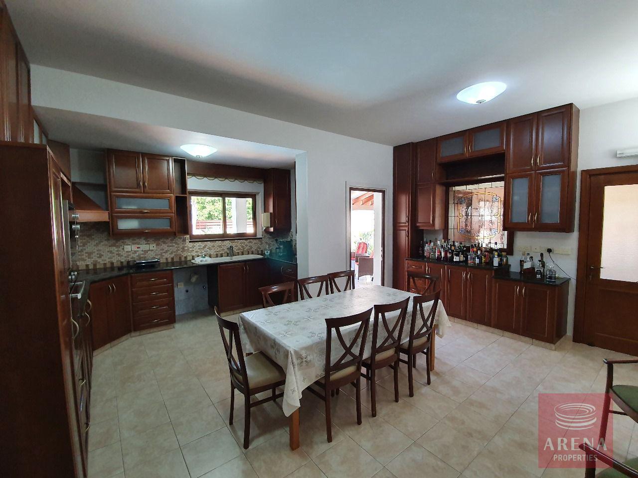 16-5-BED-VILLA-KITI-8125