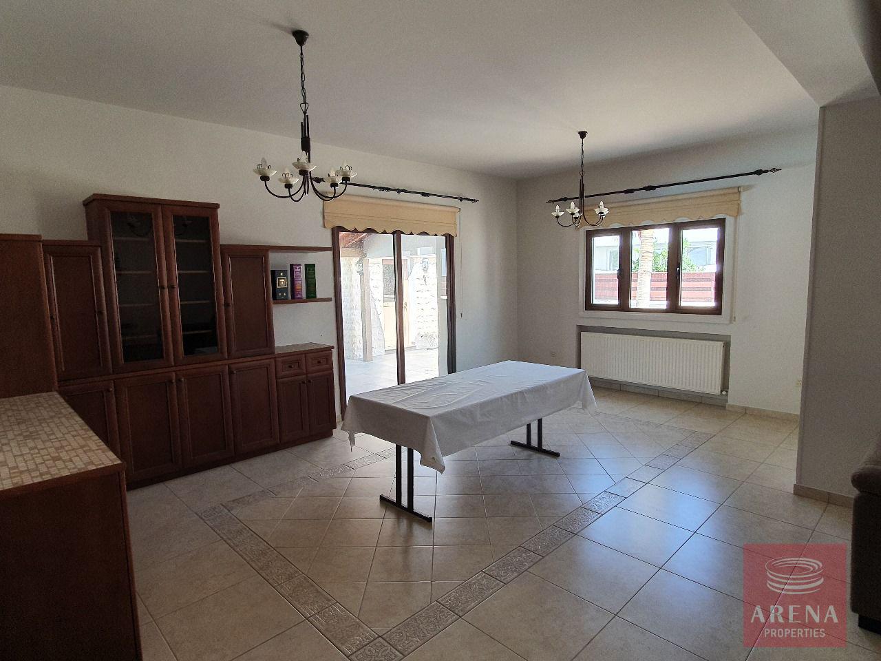 18-5-BED-VILLA-KITI-8125