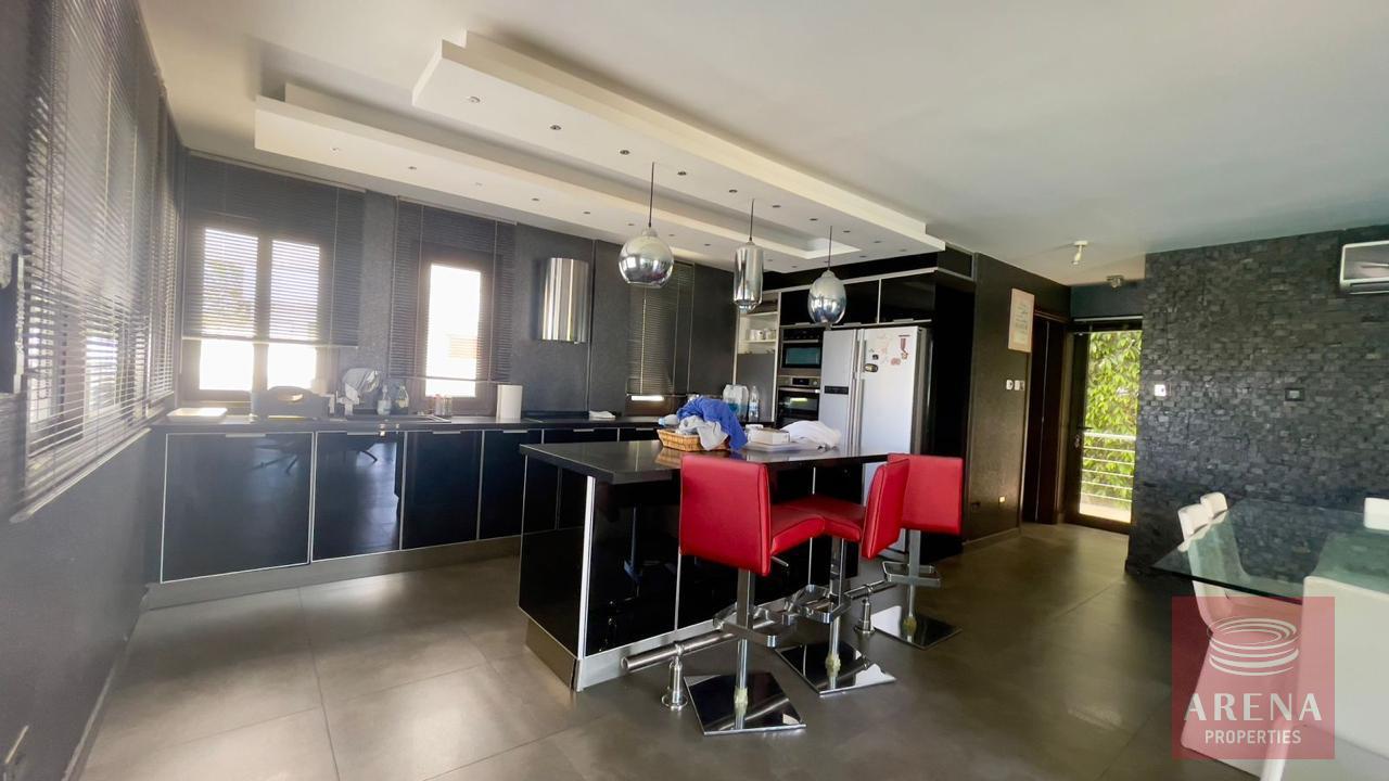 19-4-BED-VILLA-ARADIPPOU-8378-6