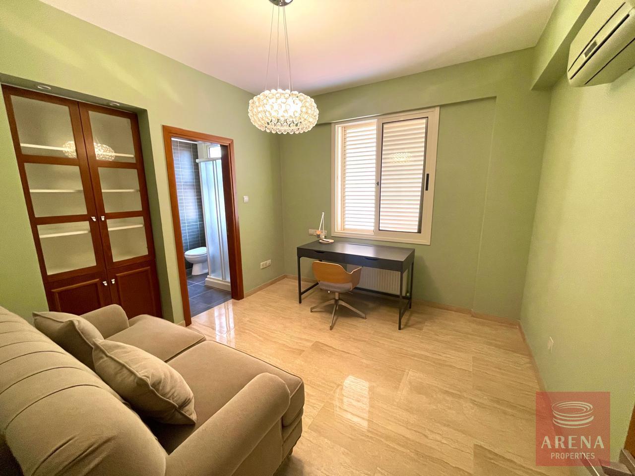 19-5-BED-VILLA-IN-PERVOLIA-8296