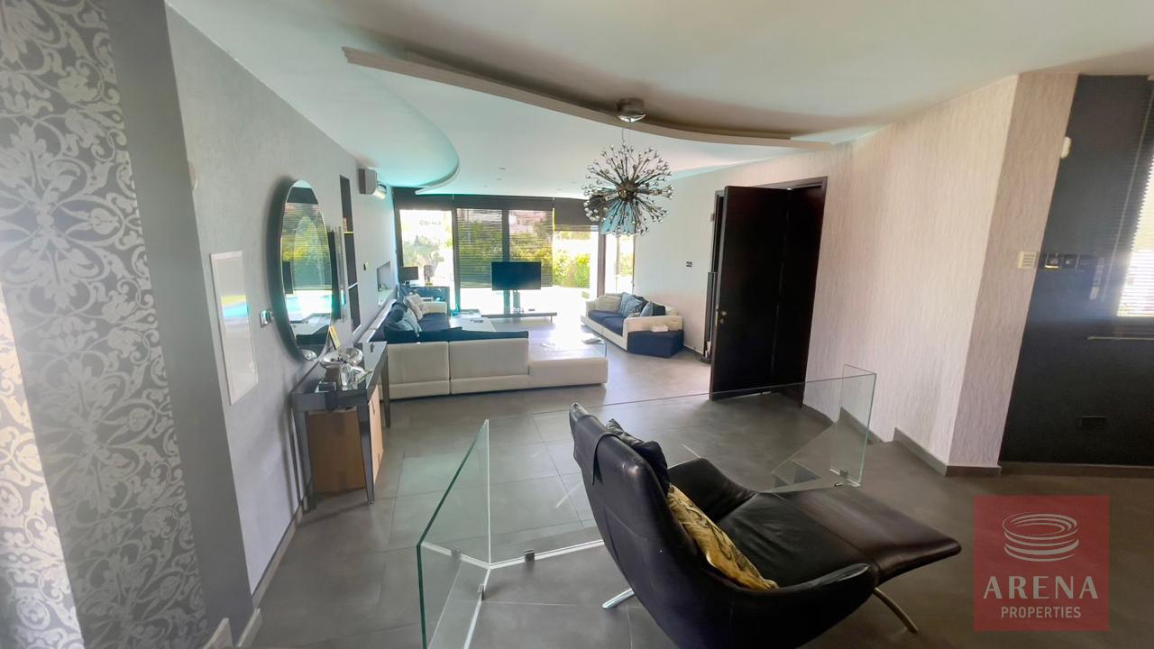 20-4-BED-VILLA-ARADIPPOU-8378-6