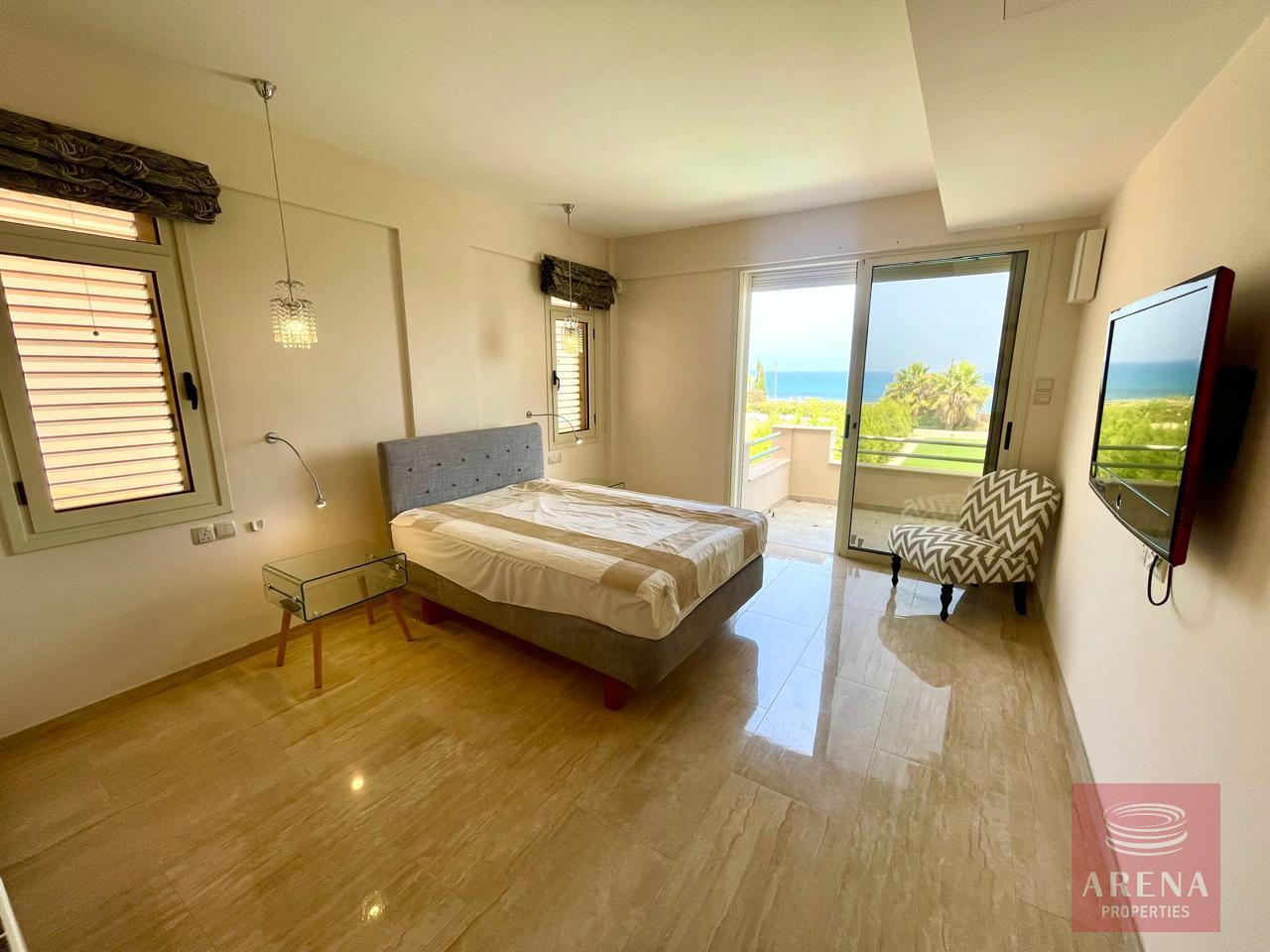 23-5-BED-VILLA-IN-PERVOLIA-8296