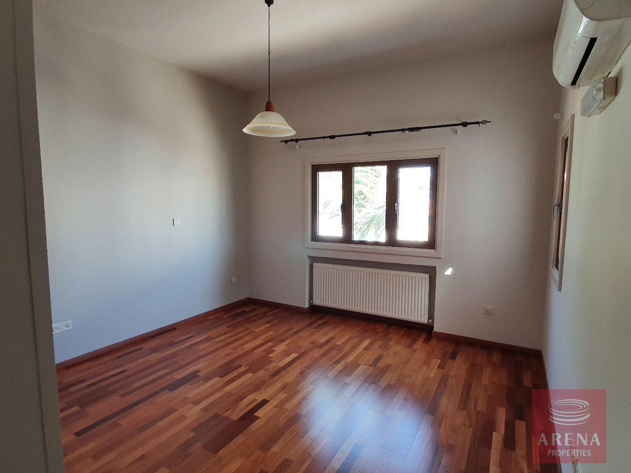 23-5-BED-VILLA-KITI-8125