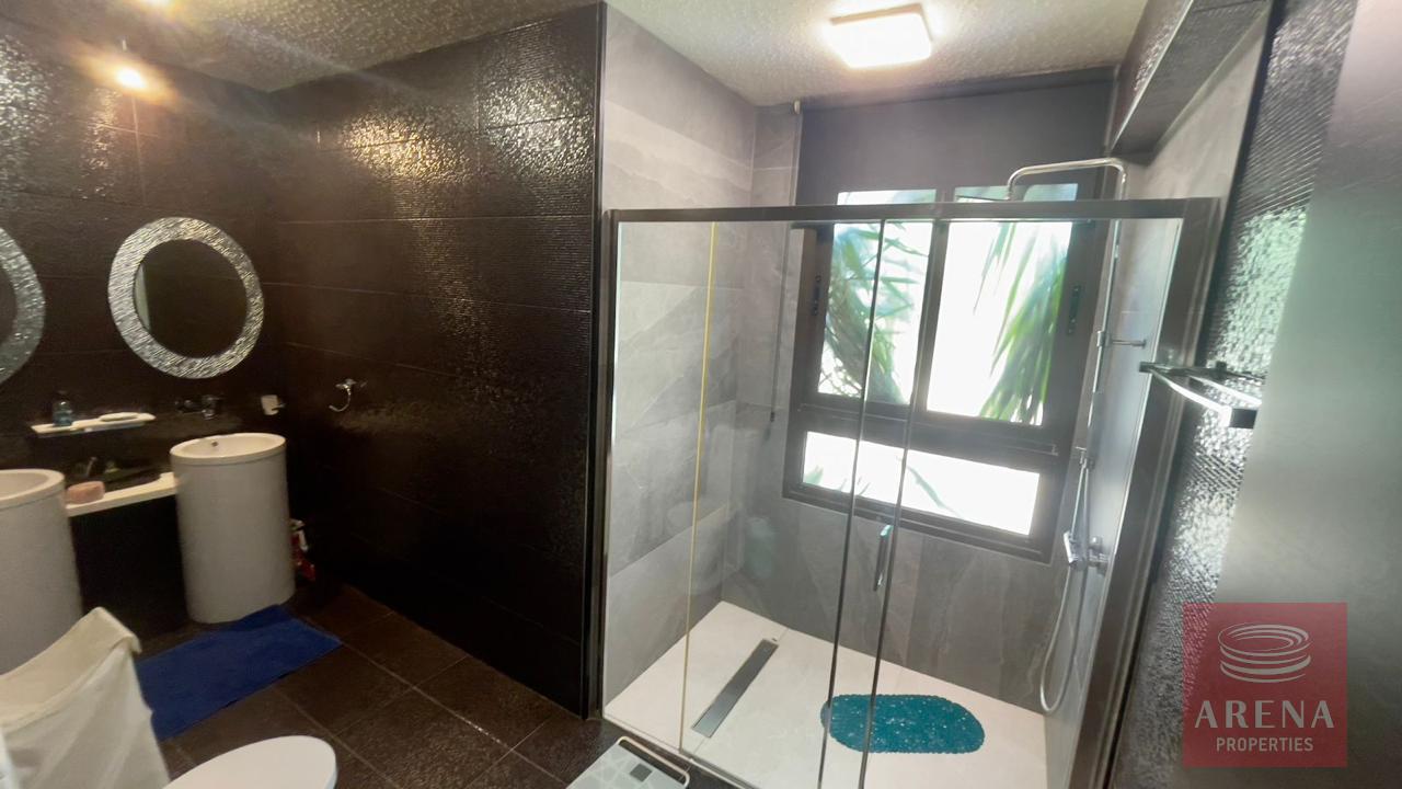 24-4-BED-VILLA-ARADIPPOU-8378-6