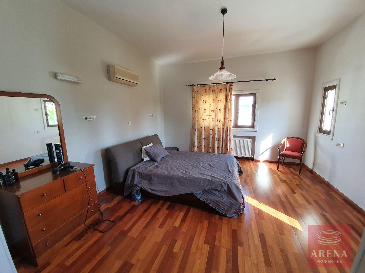 24-5-BED-VILLA-KITI-8125