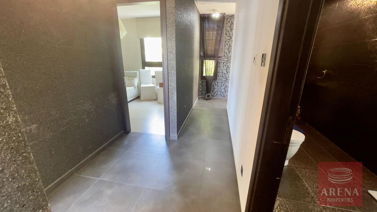 29-4-BED-VILLA-ARADIPPOU-8378-6