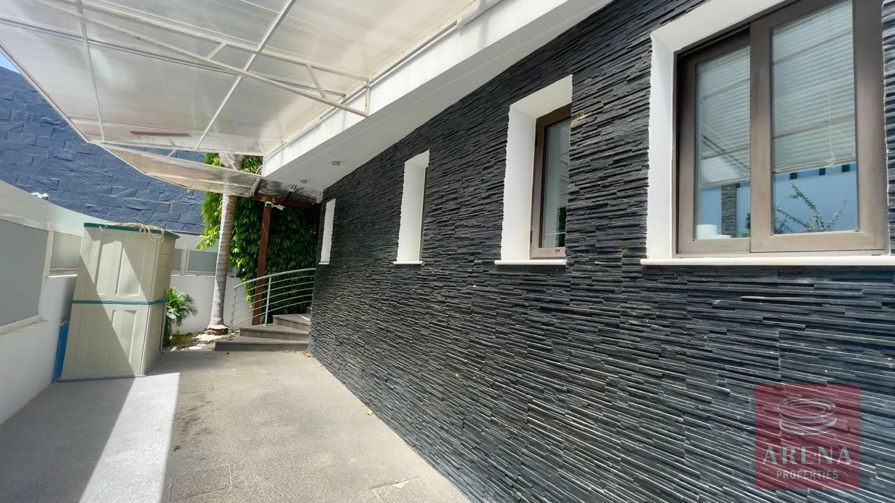 3-4-BED-VILLA-ARADIPPOU-8378-6