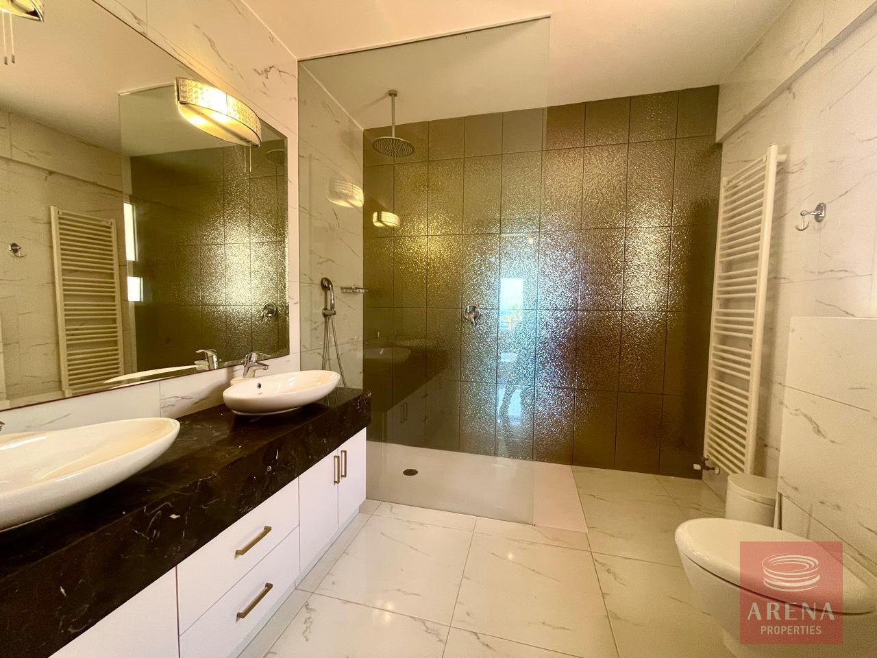 30-5-BED-VILLA-IN-PERVOLIA-8296