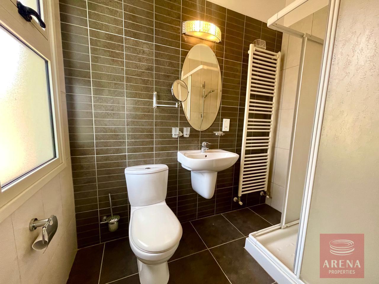 34-5-BED-VILLA-IN-PERVOLIA-8296