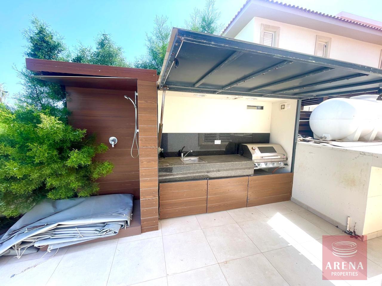 4-5-BED-VILLA-IN-PERVOLIA-8296