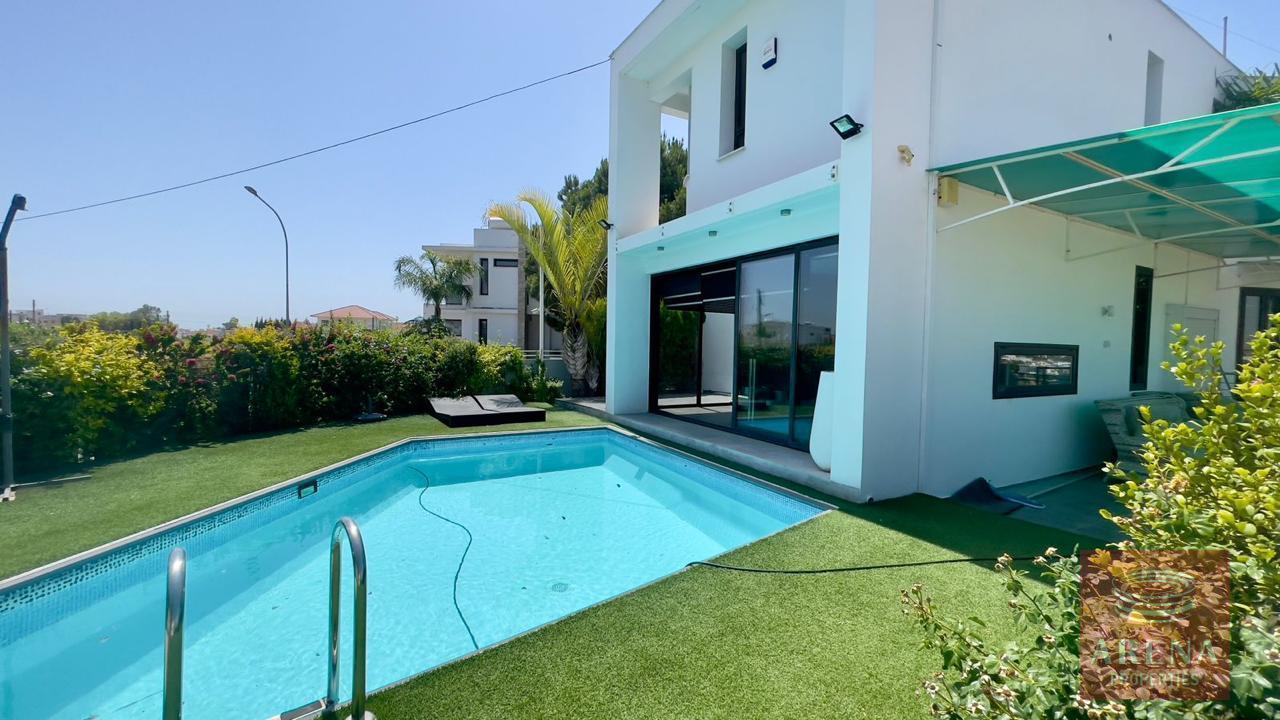 5-4-BED-VILLA-ARADIPPOU-8378-6