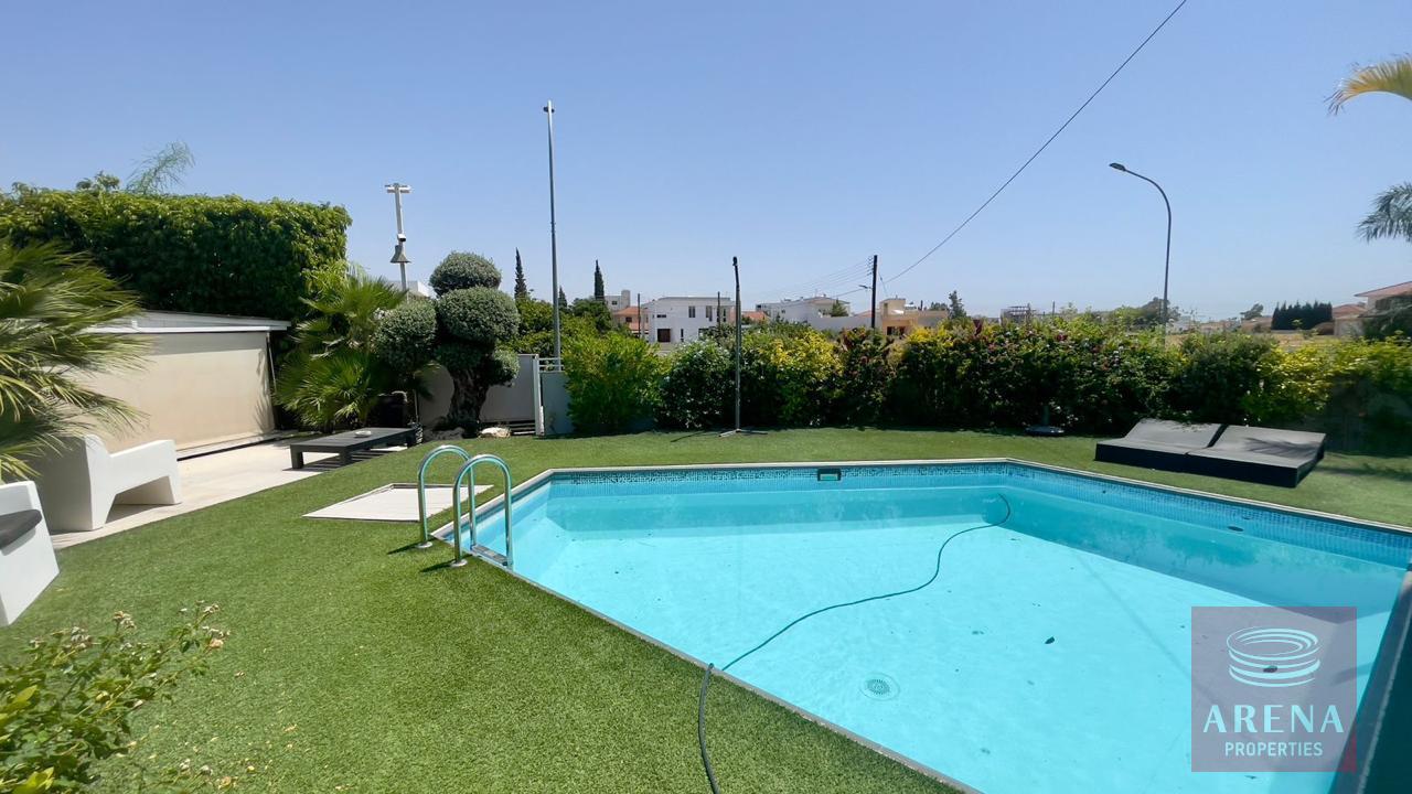 7-4-BED-VILLA-ARADIPPOU-8378-6