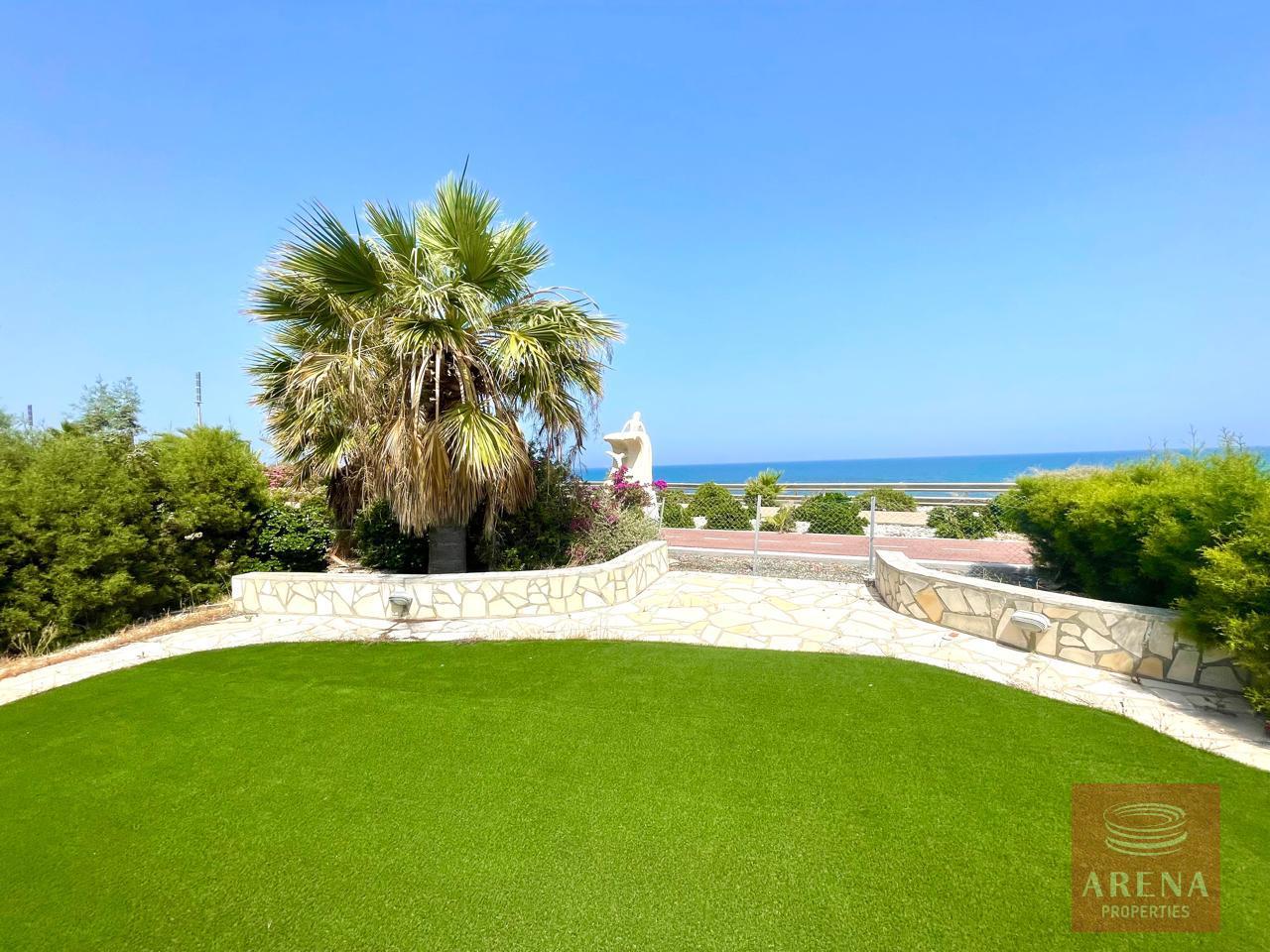 7-5-BED-VILLA-IN-PERVOLIA-8296