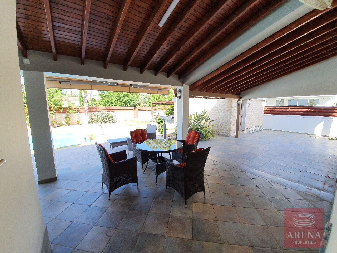 8-5-BED-VILLA-KITI-8125