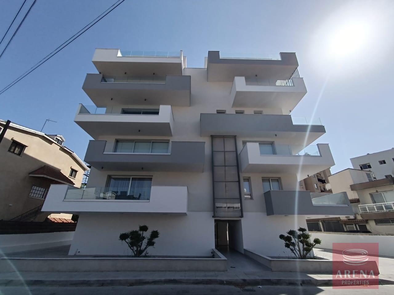 1-APT-FOR-SALE-5975-1