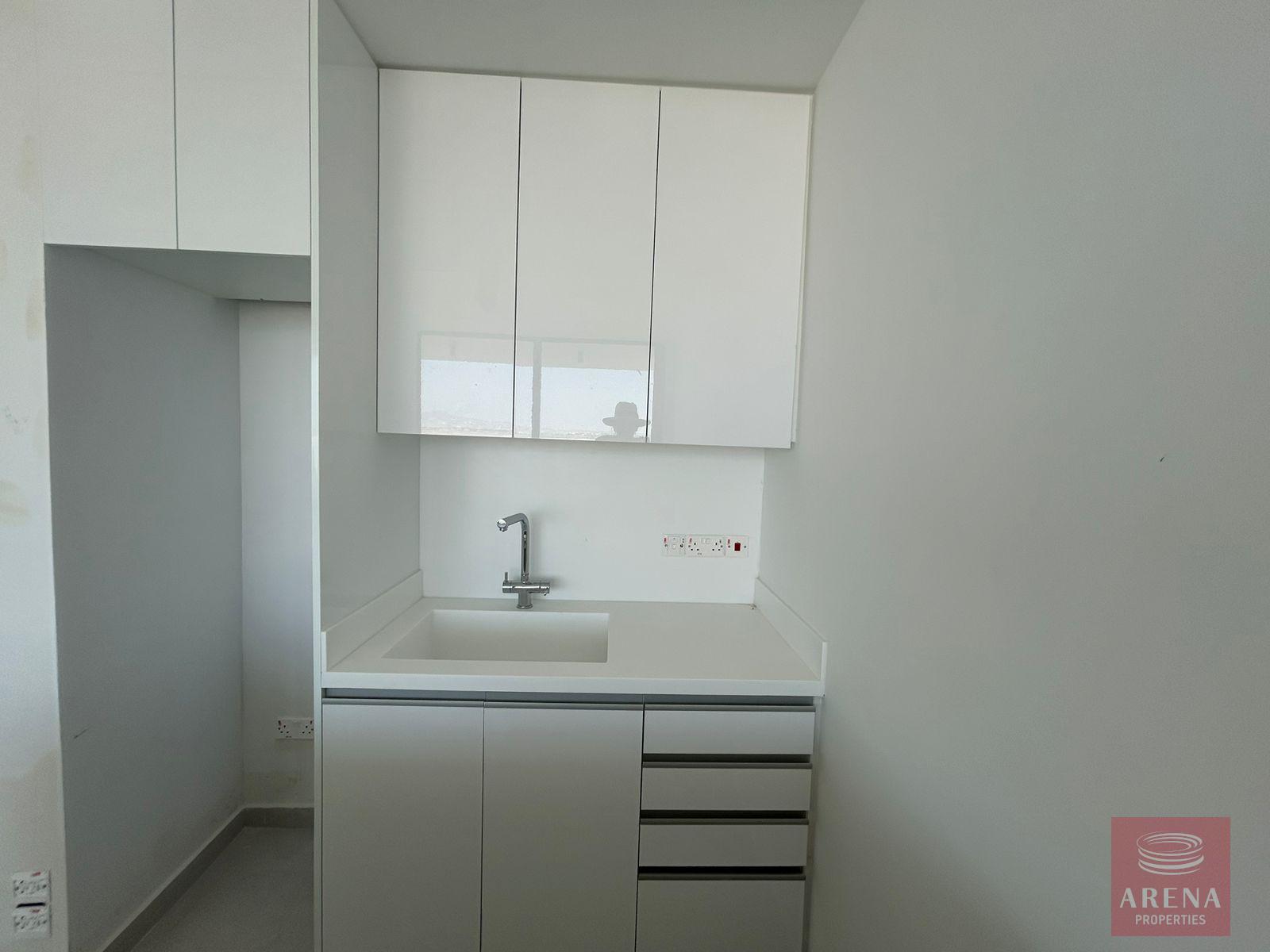 10-apts-in-makenzy-8255-1