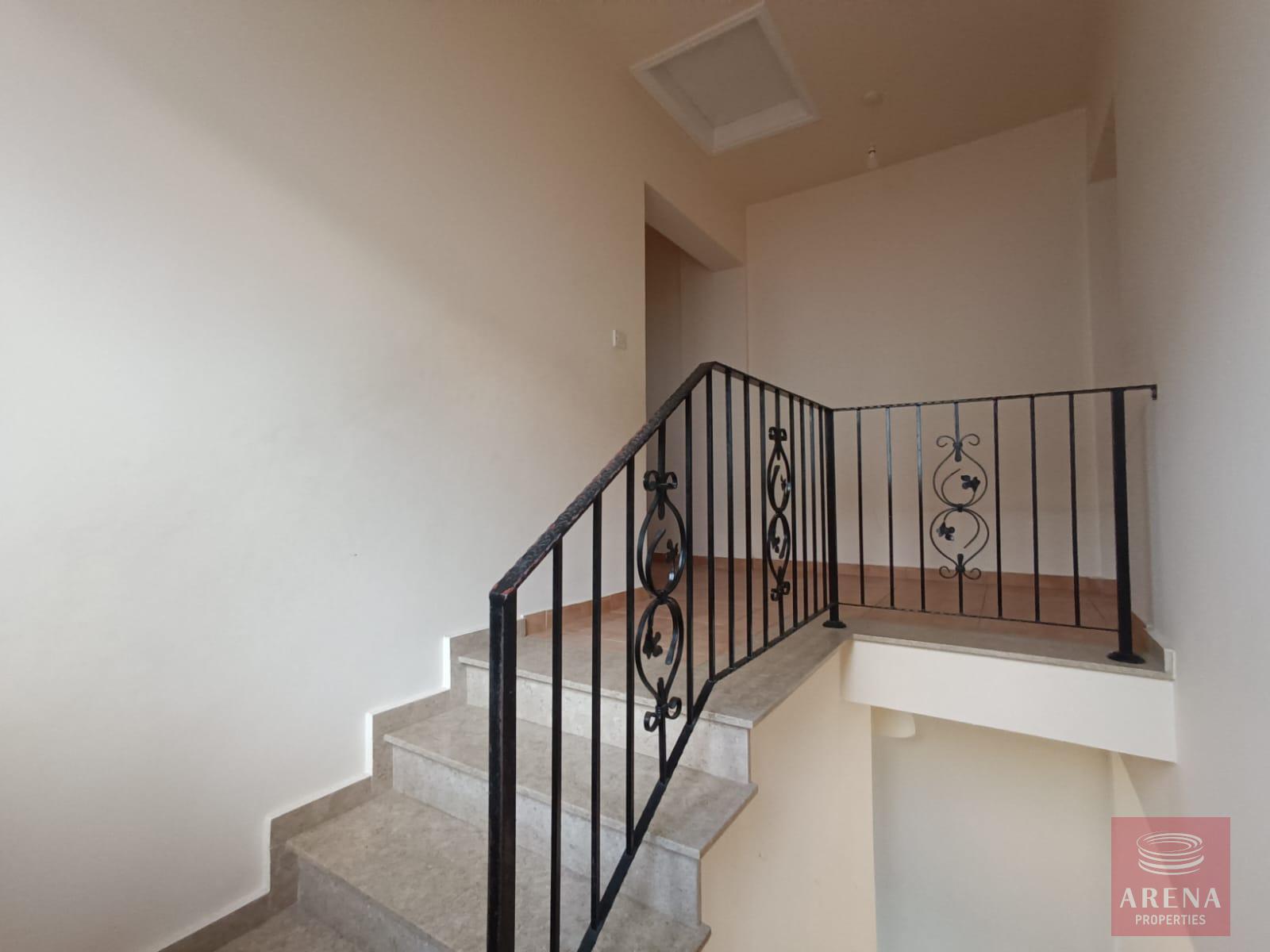 13-3-BED-VILLA-IN-PERVOLIA-8466