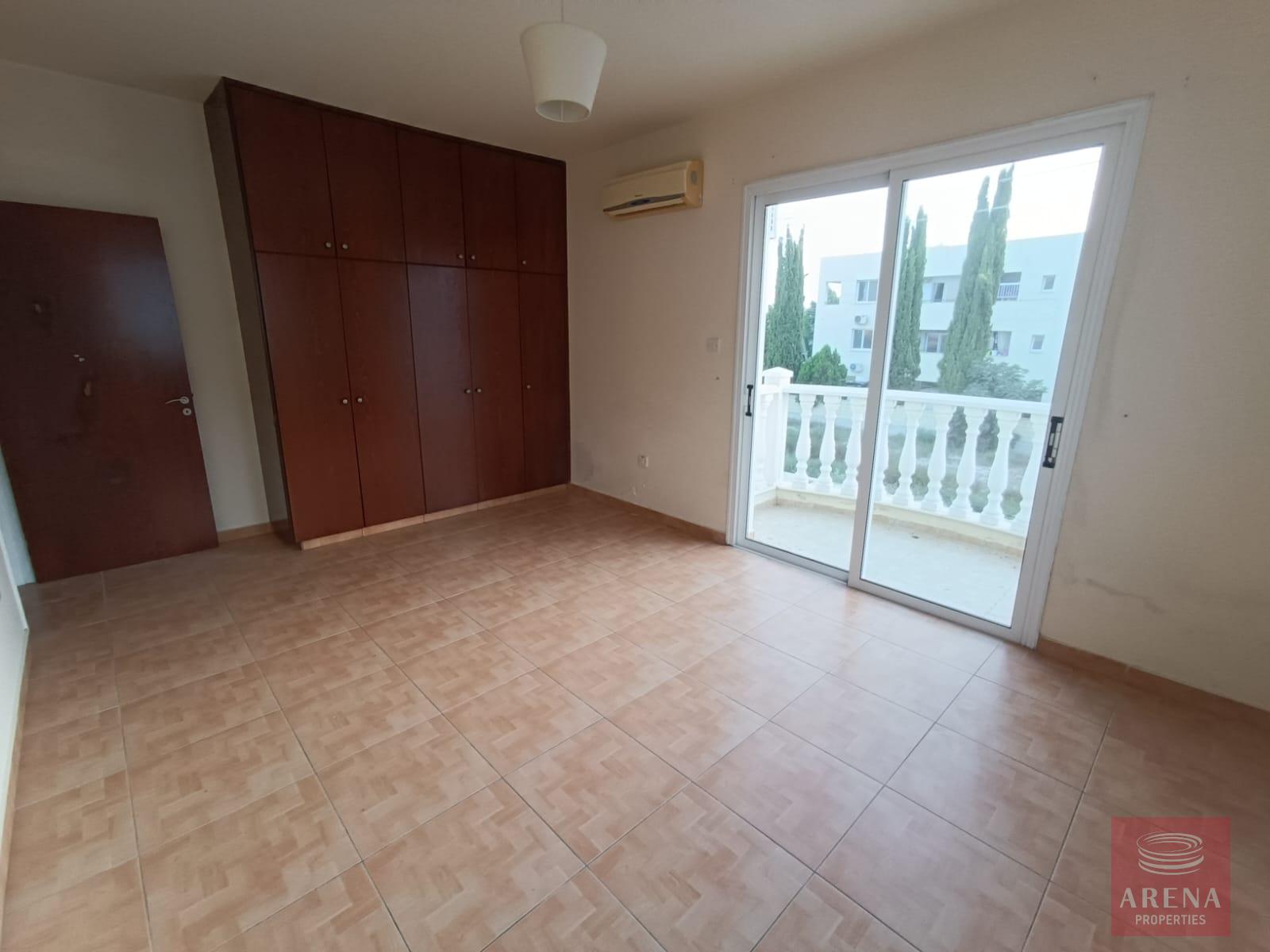 14-3-BED-VILLA-IN-PERVOLIA-8466
