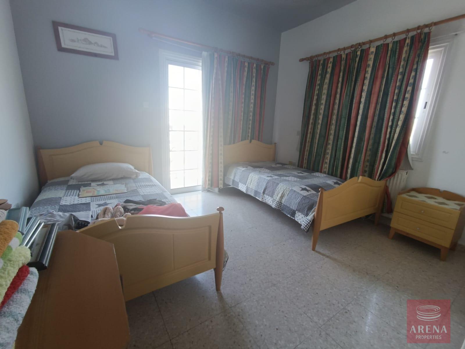 14-4-BED-HOUSE-IN-LARNACA-8013