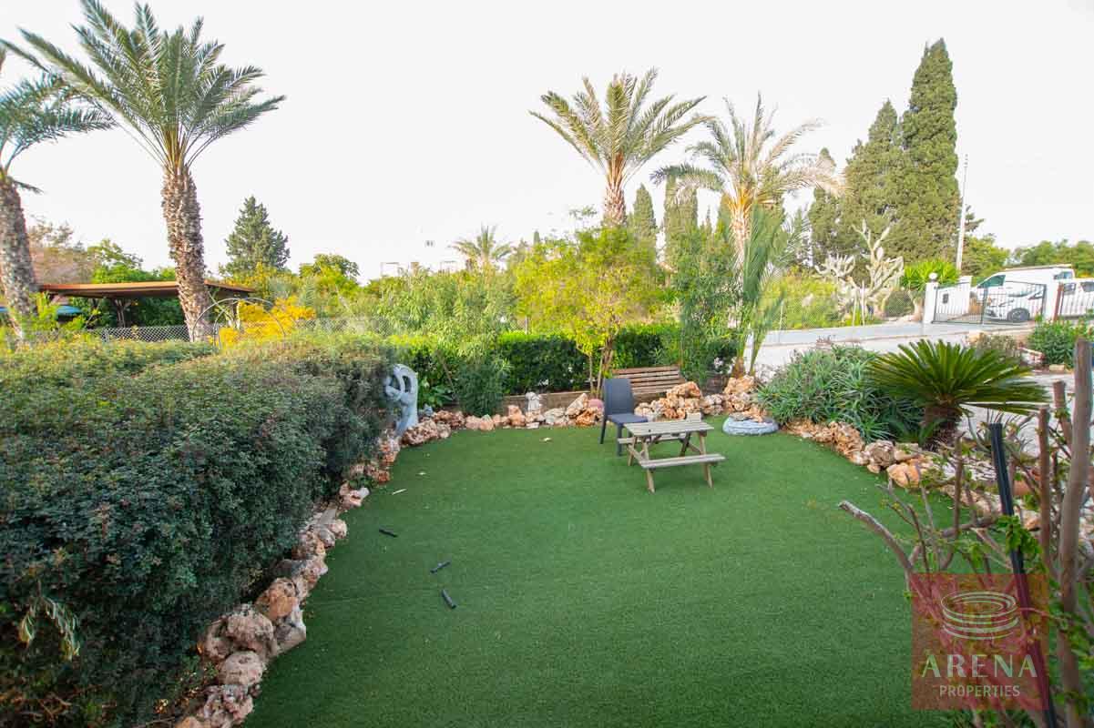 17-5-bed-villa-in-Pervolia-6045